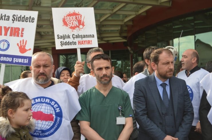 Sağlık memuruna yapılan saldırıya tepki