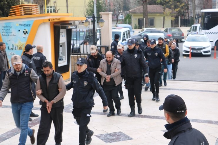 Şanlıurfa’da bombalı araç ile ilgili gözaltına alınan 11 zanlı adliyede
