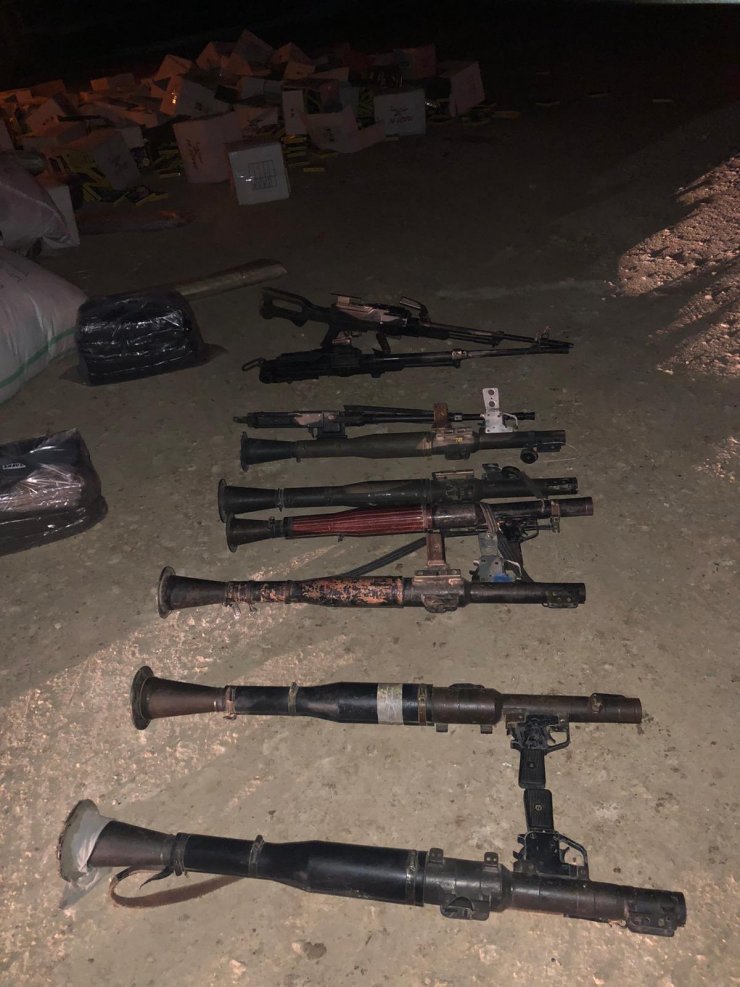 Tel Abyad'ın güneyinde PKK/YPG'ye ait silah ve mühimmat ele geçirildi