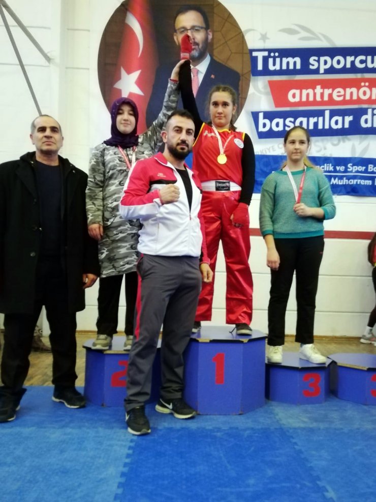 Yenimahalle Belediye Başkanı Yaşar'dan Yenimahalleli Wushu sporcularına tebrik