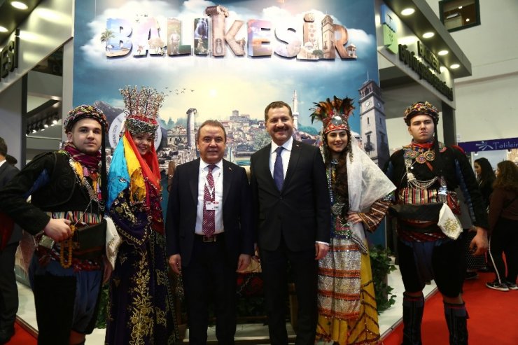 Başkan Böcek EMITT Fuarı’nda: "Rotaları Antalya’ya çevireceğiz"