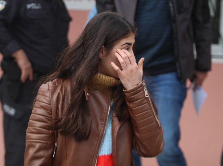 Antalya’da lise öğrencisine kapkaç şoku