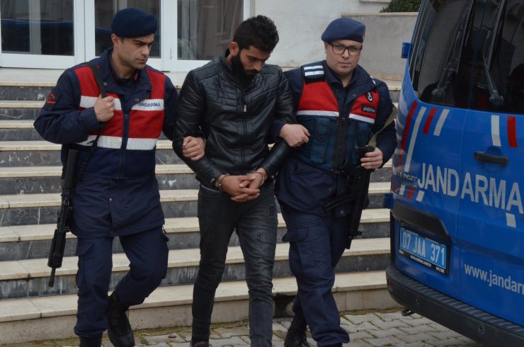 Antalya'da yağma ve şantaj iddiasıyla 2 şüpheli gözaltına alındı