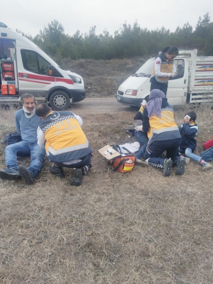 Boyabat’ta trafik kazası: 8 yaralı