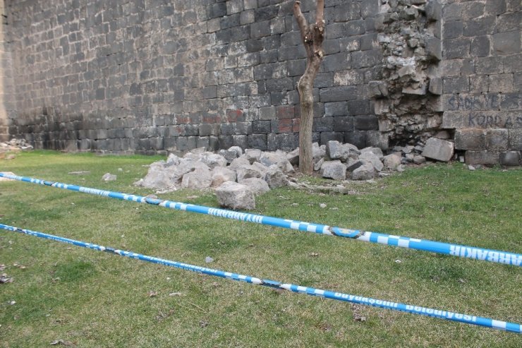 Elazığ depremi, UNESCO Dünya Mirası Listesi’nde bulunan surları da etkiledi
