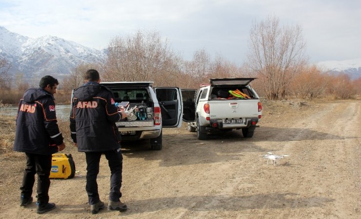 Erzincan’da 37 gündür kayıp adamın bulunması için kadavra köpekleri de arama çalışmasına katıldı