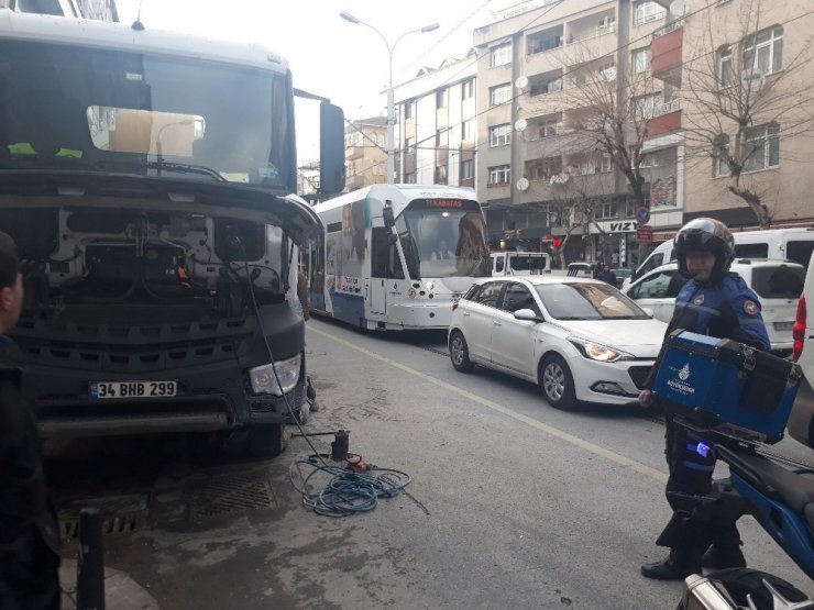 Tramvay yolunda feci kaza kamerada