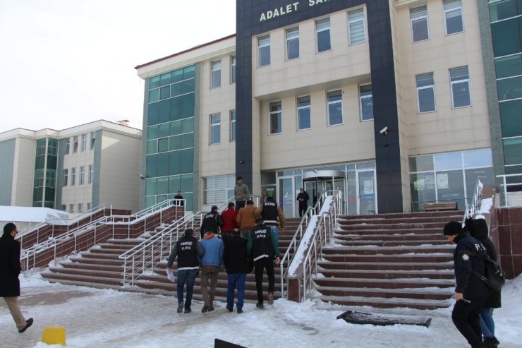 Kars’a uyuşturucuyu bağırsaklarında sokarken yakalanmıştı