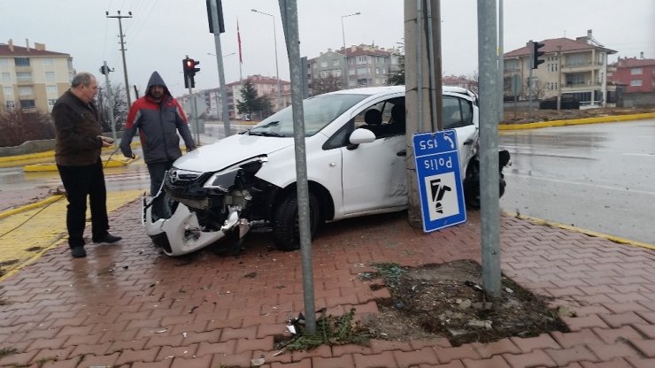 Konya’da tır otomobille çarpıştı: 1 yaralı