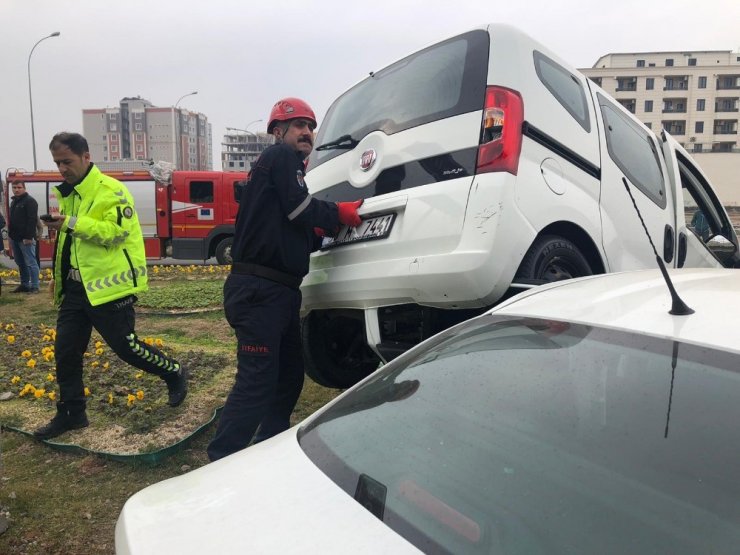Şanlıurfa’da otomobiller çarpıştı: 6 yaralı