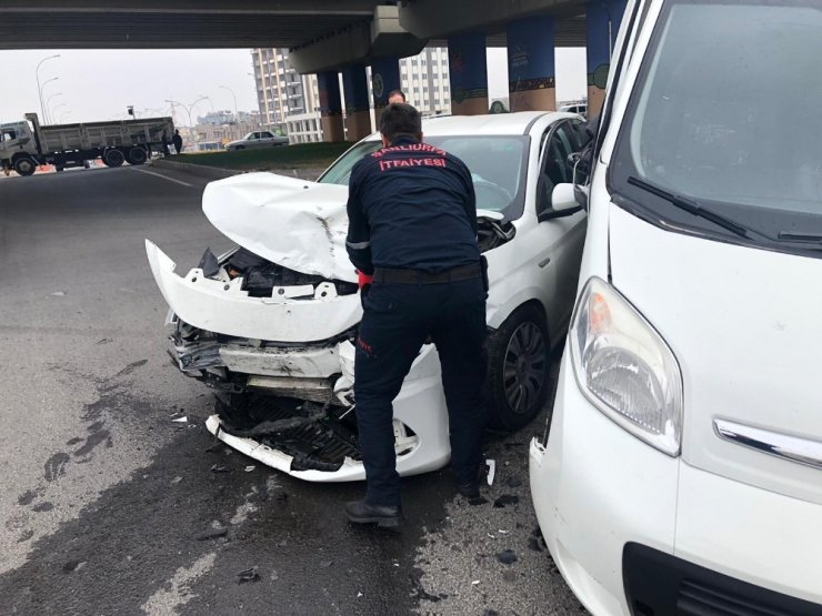 Şanlıurfa’da otomobiller çarpıştı: 6 yaralı