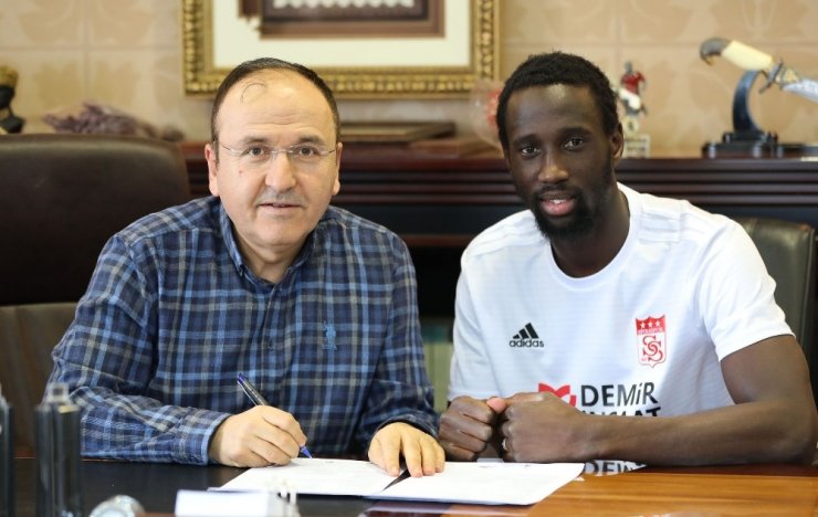 Sivasspor, Samba Camara’yı kadrosuna kattı