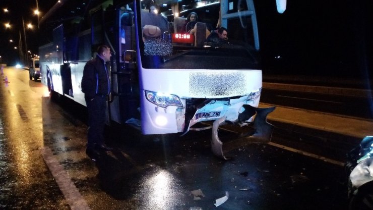 Ters yöne giren alkollü sürücü yolcu otobüsüyle çarpıştı