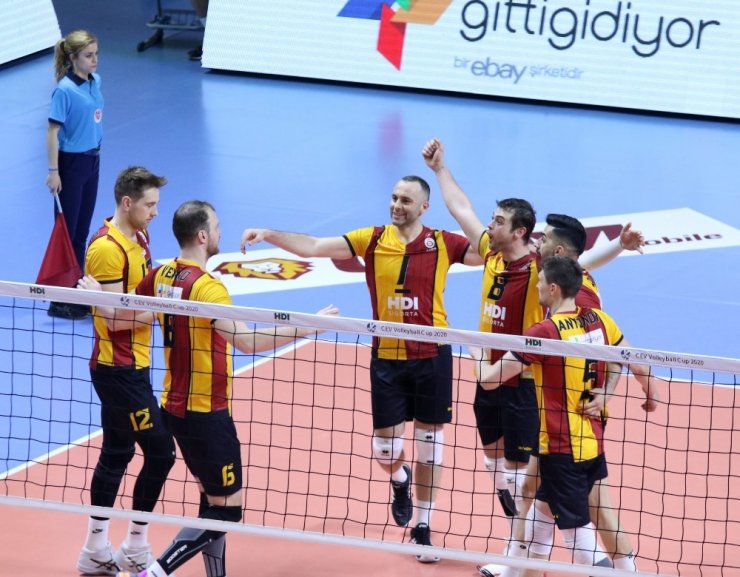 Türk takımları, voleybolda Avrupa kupalarında sahaya çıktı