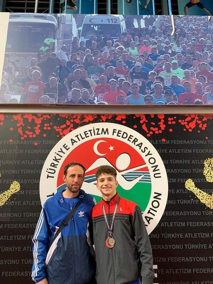 Uşaklı atletizm sporcusu Türkiye 2’ncisi oldu