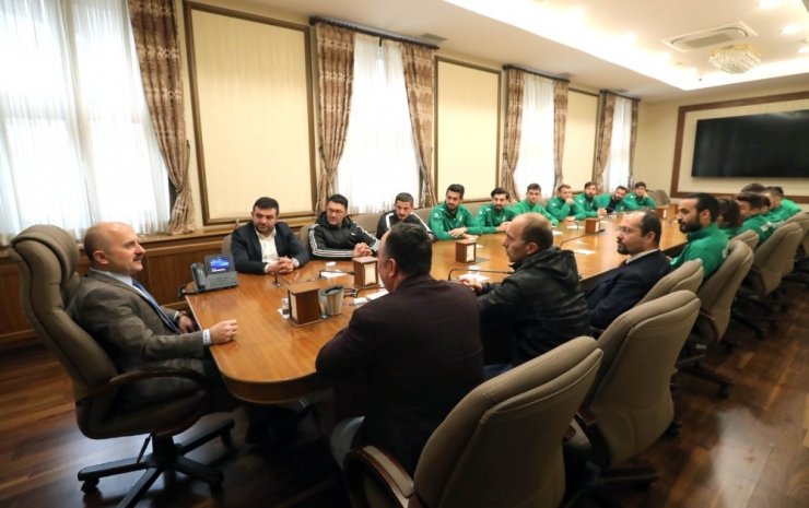 Vali Varol’a Amasyaspor forması
