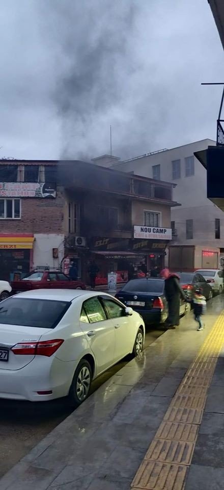 İş yerinin deposunda yangın