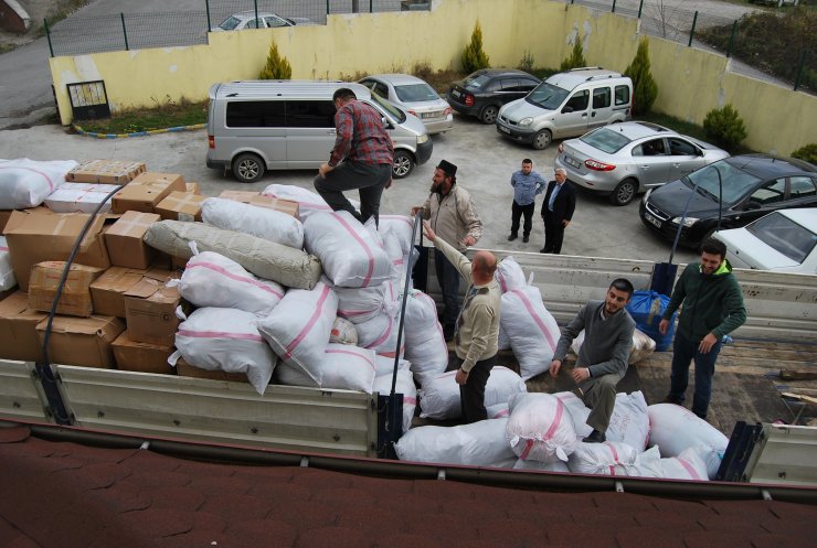 Zonguldak'tan İdlib'e bir tır yardım malzemesi gönderildi