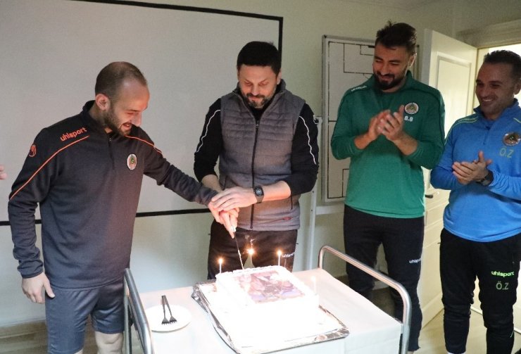 Erol Bulut’a sürpriz kutlama