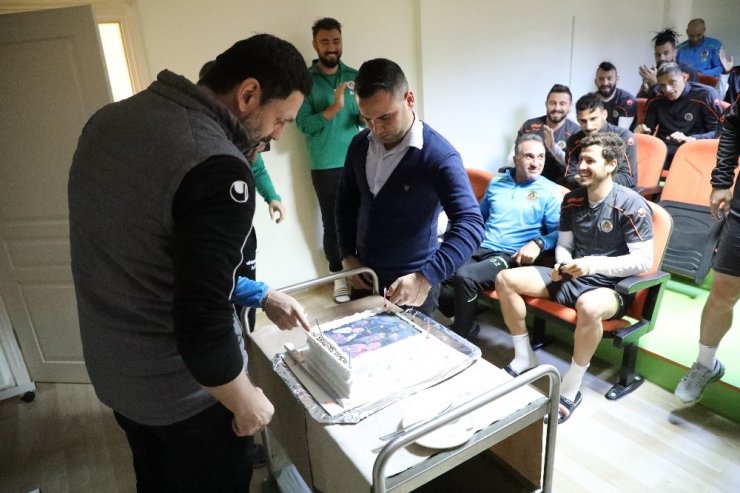 Erol Bulut’a sürpriz kutlama
