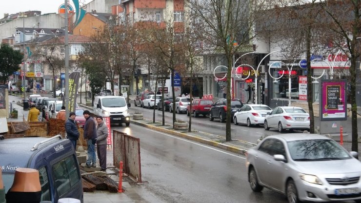 Çekmeköy’de ortalığın savaş alanına döndüğü kavga kamerada