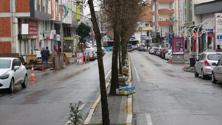 Çekmeköy’de ortalığın savaş alanına döndüğü kavga kamerada