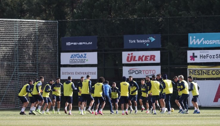 Fenerbahçe, Trabzonspor maçı hazırlıklarını tamamladı