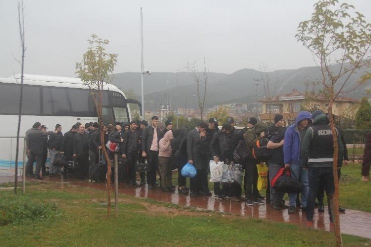 Akaryakıt kayıtlarını silerek devleti 803 milyon 870 bin TL zarara soktular