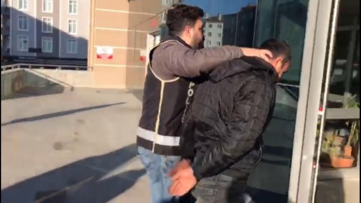 Silah zoruyla bir kişiye 20 bin liralık senet imzalatan şüpheliler adliyeye sevk edildi