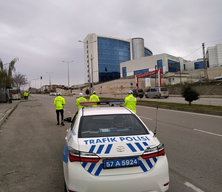 Sinop'ta sadece tek noktada bulunan trafik ışığını bir yılda 22 sürücü ihlal etti