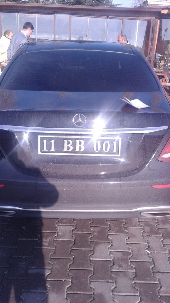 CHP’li Bilecik Belediye Başkanı, belediyeye ait sahte plakalı araçla yakalandı