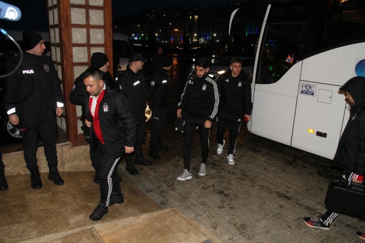 Beşiktaş kafilesi Rize’ye geldi
