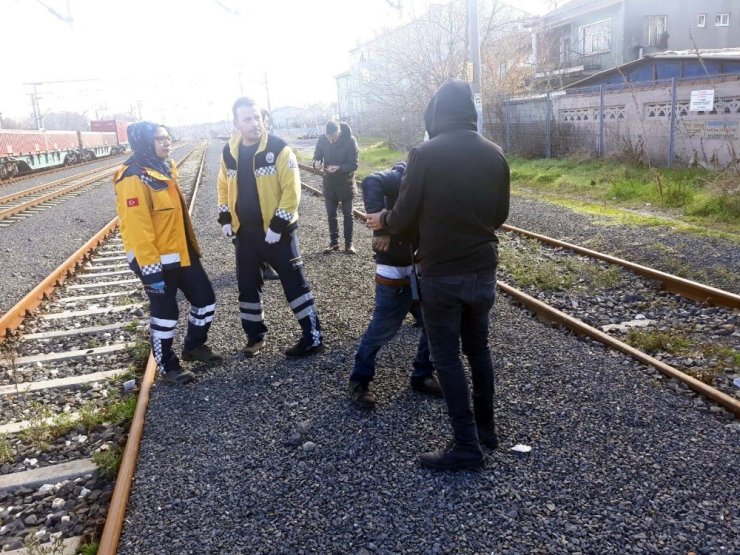 Tren raylarında baygın bulundu