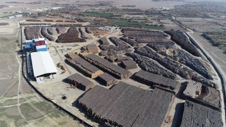 Bordo-mavi elektrik santrali