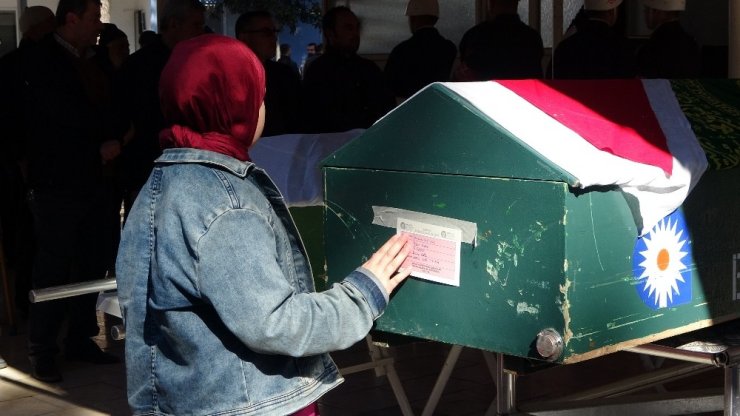 Eski eş kurbanı kadın ve kızına son görev dayısından