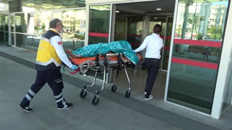 Boğulma tehlikesi geçiren vatandaşın imdadına deniz polisi yetişti