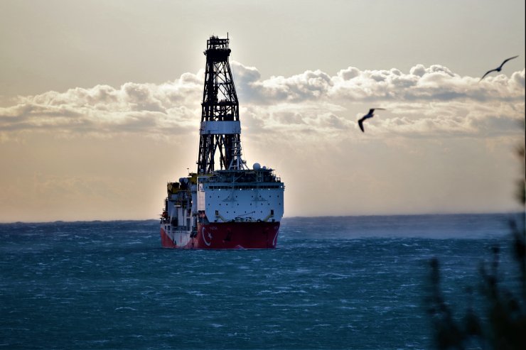 Doğu Akdeniz'de faaliyet gösteren Fatih sondaj gemisi Mersin açıklarında