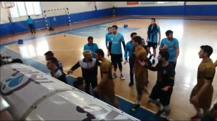 Alanya’da voleybol maçında gerginlik