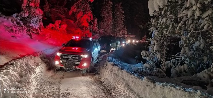 Çığ altında kalan işçinin cesedine ulaşıldı