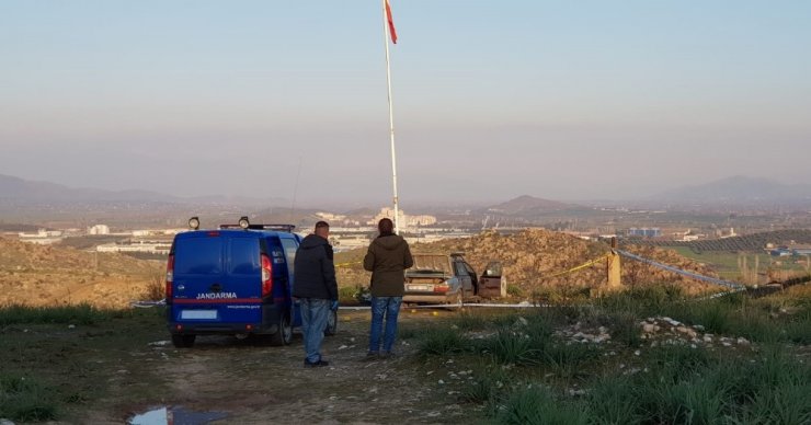 Otomobilinde sırtından vurulmuş halde bulundu
