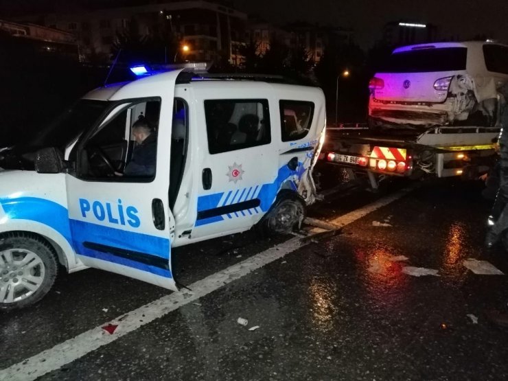 D-100 Karayolunda trafik kazası; ikisi polis dört kişi yaralandı