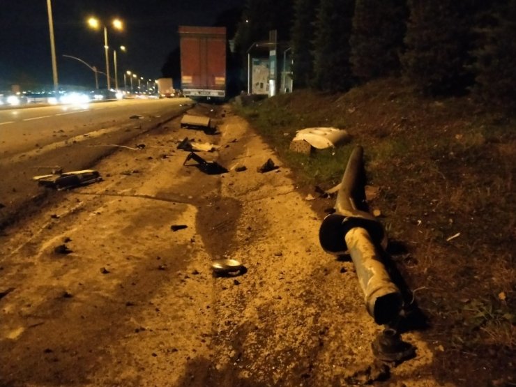 Alkollü sürücünün kullandığı tır bariyerleri parçaladı