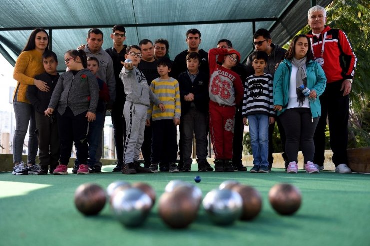 Mersin’de özel çocuklar için bocce etkinliği düzenlendi