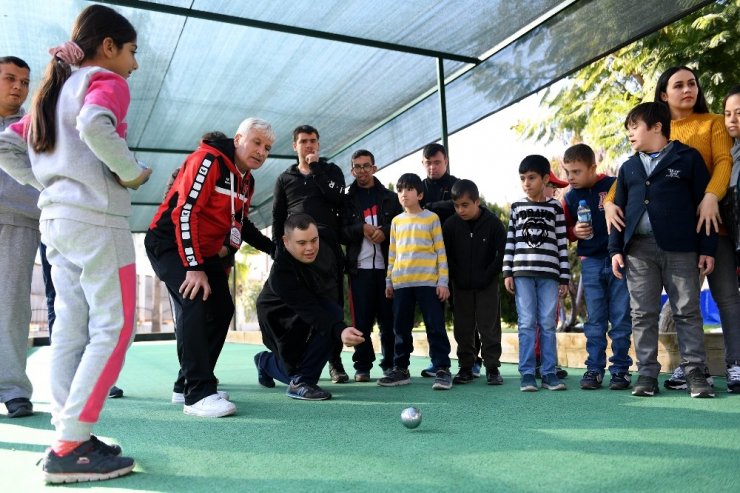 Mersin’de özel çocuklar için bocce etkinliği düzenlendi