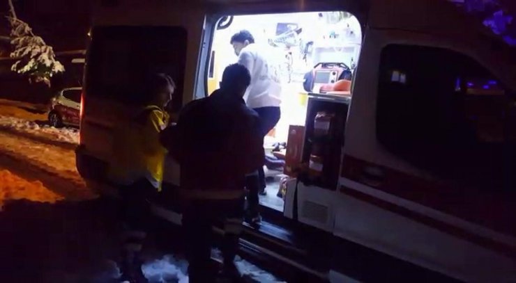 Evde üzerine dolap devrilen çocuk ağır yaralandı