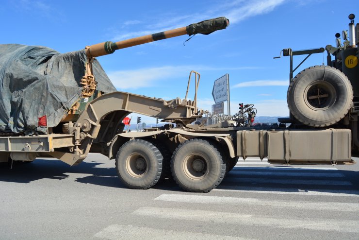 Suriye sınırına askeri araç sevkıyatı