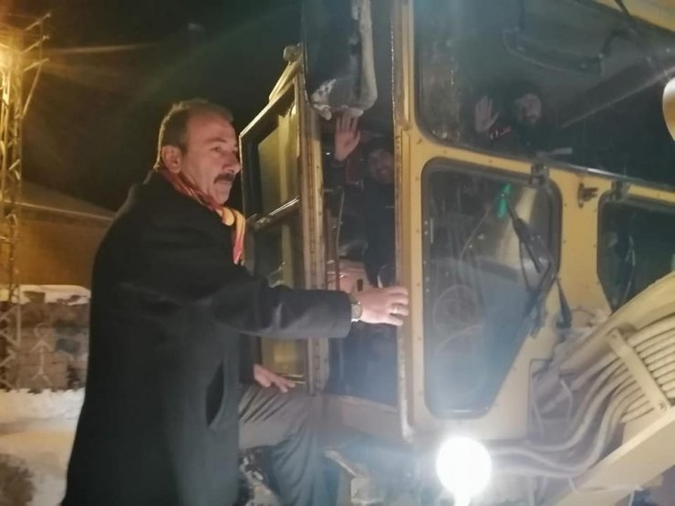 Tomarza Belediyesinin karla mücadele çalışması