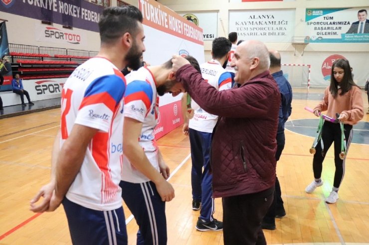2019-2020 sezonu Erkekler Salon Hokeyi Süper Ligi sona erdi