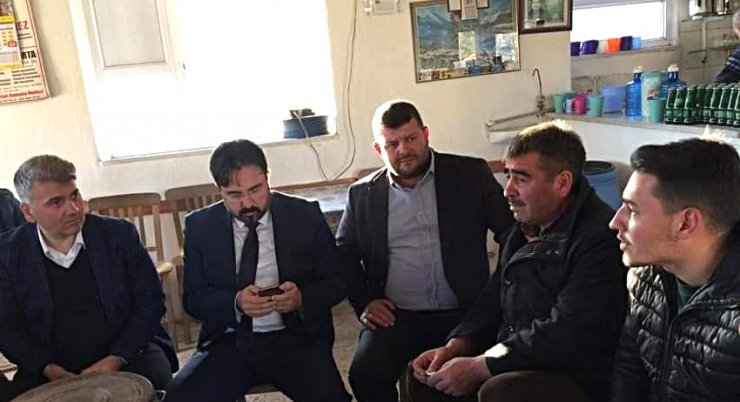 AK Partili Milletvekili Canbey, gençlerle top oynadı