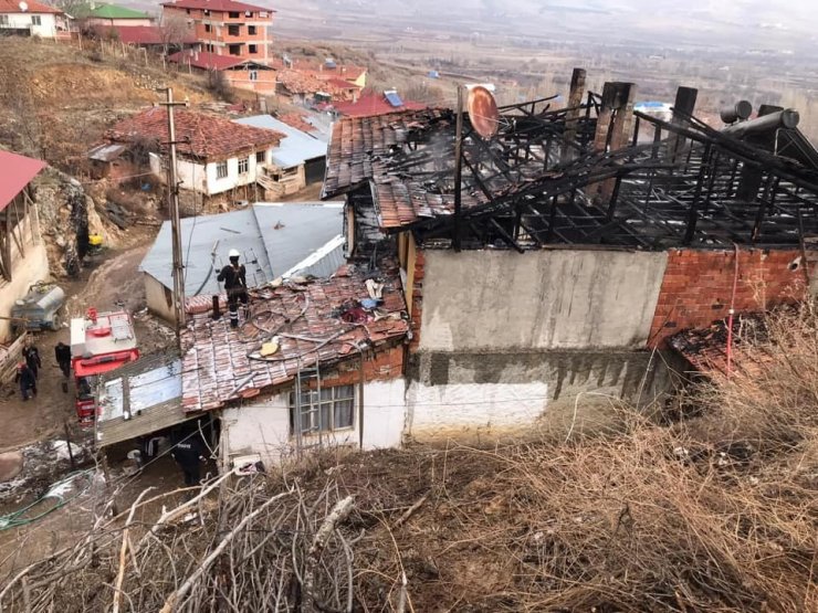 Amasya’da ev yangını